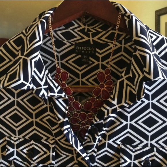 EnFocus Beautiful Design Dress - Picture 2 of 3